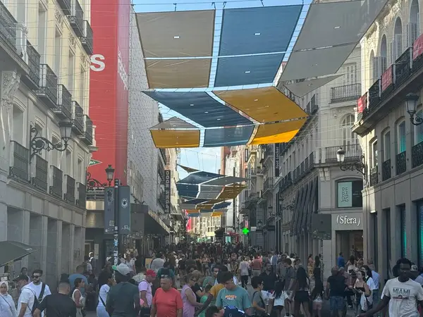 MADRID, SPAIN - 11 AUG: Puerta del Sol, Madrid, İspanya, 11 Ağustos 2024.