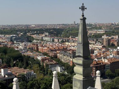 MADRID, İspanya - 12 AUG: 12 Ağustos 2024 'te İspanya' nın Madrid kentindeki Saint Mary Katedrali.