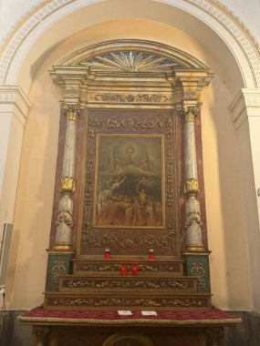 MADRID, İspanya - 12 AUG: Iglesia del Sacramento (Silahlı Kuvvetler Katedrali Kilisesi), 12 Ağustos 2024 tarihinde görüldüğü gibi, Madrid, İspanya.