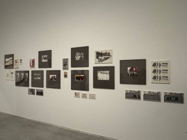 MADRID, SPAIN - 12 AUG: Madrid, İspanya 'daki Reina Sofia Müzesi' nde sergi, 12 Ağustos 2024.