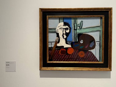 MADRID, SPAIN - 12 AUG: Madrid, İspanya 'daki Reina Sofia Müzesi' nde sergi, 12 Ağustos 2024.