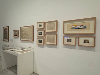 MADRID, SPAIN - 12 AUG: Madrid, İspanya 'daki Reina Sofia Müzesi' nde sergi, 12 Ağustos 2024.