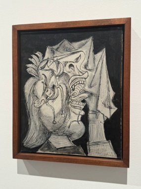 MADRID, SPAIN - 12 AUG: Madrid, İspanya 'daki Reina Sofia Müzesi' nde sergi, 12 Ağustos 2024.