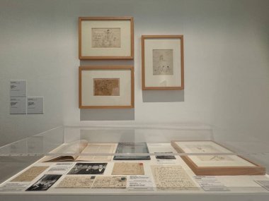 MADRID, SPAIN - 12 AUG: Madrid, İspanya 'daki Reina Sofia Müzesi' nde sergi, 12 Ağustos 2024.