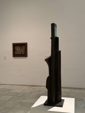 MADRID, SPAIN - 12 AUG: Madrid, İspanya 'daki Reina Sofia Müzesi' nde sergi, 12 Ağustos 2024.