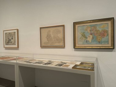 MADRID, SPAIN - 12 AUG: Madrid, İspanya 'daki Reina Sofia Müzesi' nde sergi, 12 Ağustos 2024.