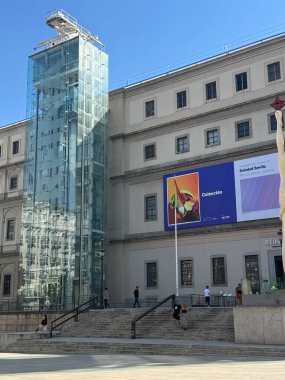12 Ağustos 2024 'te Madrid, İspanya' daki Reina Sofya Müzesi 'nde görüldü..