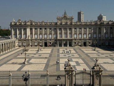 MADRID, İspanya - 12 AUG İspanya Kraliyet Sarayı, 12 Ağustos 2024.