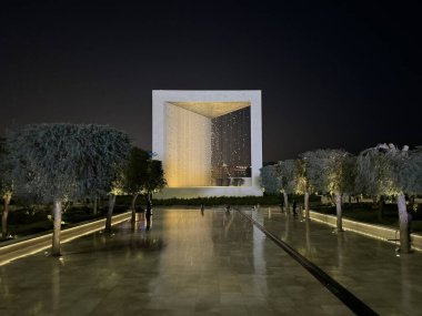 ABU DHABI, BAE - 1 Ocak 2024 'te Abu Dabi, BAE' de görülen Kurucular Anıtı (The Constellation).