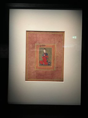 ABU DHABI, BAE - 1 Ocak 2024 'te Abu Dabi, BAE' deki Louvre Müzesinde İslam İlham ve Modern Tasarım sergisi.