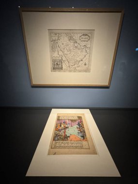 ABU DHABI, BAE - 1 Ocak 2024 'te Abu Dabi, BAE' deki Louvre Müzesinde Işık Mektupları sergisi.