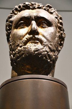 ABU DHABI, BAE - 1 Ocak 2024 'te Abu Dabi, BAE' deki Louvre Müzesinde sergi.