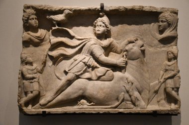 ABU DHABI, BAE - 1 Ocak 2024 'te Abu Dabi, BAE' deki Louvre Müzesinde sergi.