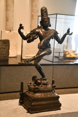 ABU DHABI, BAE - 1 Ocak 2024 'te Abu Dabi, BAE' deki Louvre Müzesinde sergi.