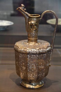 ABU DHABI, BAE - 1 Ocak 2024 'te Abu Dabi, BAE' deki Louvre Müzesinde sergi.