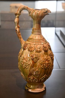 ABU DHABI, BAE - 1 Ocak 2024 'te Abu Dabi, BAE' deki Louvre Müzesinde sergi.