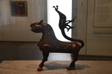 ABU DHABI, BAE - 1 Ocak 2024 'te Abu Dabi, BAE' deki Louvre Müzesinde sergi.