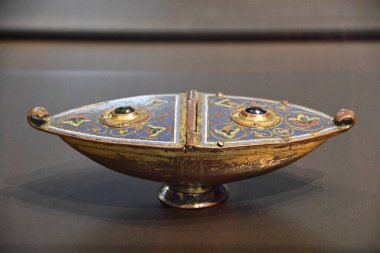 ABU DHABI, BAE - 1 Ocak 2024 'te Abu Dabi, BAE' deki Louvre Müzesinde sergi.