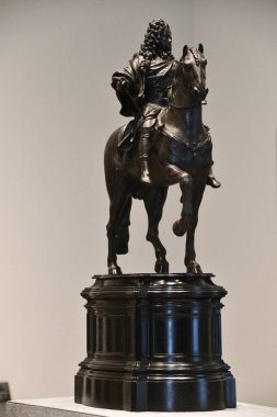 ABU DHABI, BAE - 1 Ocak 2024 'te Abu Dabi, BAE' deki Louvre Müzesinde sergi.