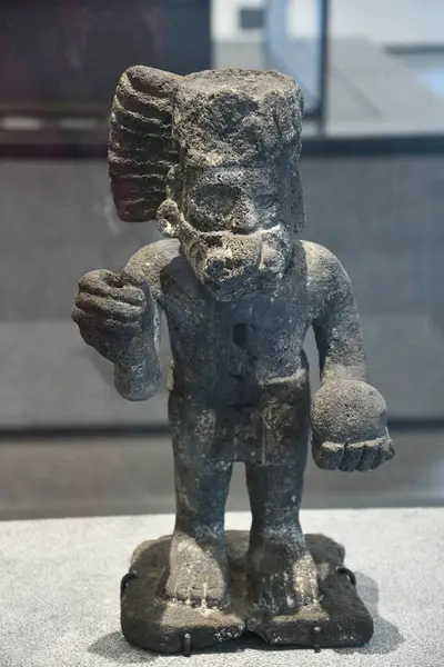 ABU DHABI, BAE - 1 Ocak 2024 'te Abu Dabi, BAE' deki Louvre Müzesinde sergi.