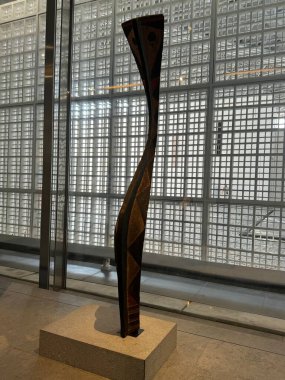 ABU DHABI, BAE - 1 Ocak 2024 'te Abu Dabi, BAE' deki Louvre Müzesinde sergi.