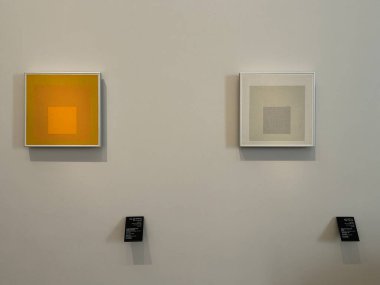 ABU DHABI, BAE - 1 Ocak 2024 'te Abu Dabi, BAE' deki Louvre Müzesinde sergi.