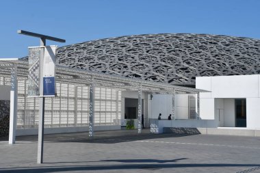 ABU DHABI, BAE - 1 Ocak 2024 'te Abu Dabi, BAE' deki Louvre Müzesi.