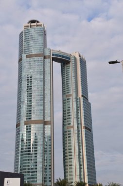 ABU DHABI, BAE - 1 Ocak 2024 'te Abu Dabi, BAE' deki Ulus Kuleleri.