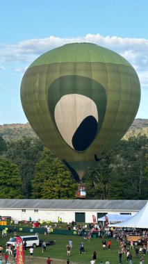 UNION VALE, New York - 30 Ağustos 2024 'te Union Vale, New York' taki Tymor Park 'ta görülen yıllık JPMorgan Chase Hudson Vadisi Sıcak Hava Balonu Festivali.