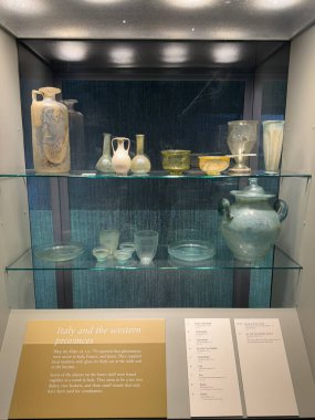 CORNING, New York - 31 Ağustos 2024 'te Corning, New York' taki Cam Müzesi 'nde 31: 35 Yüzyıllık Cam Sergisi.