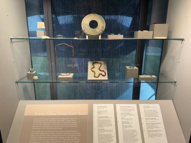 CORNING, New York - 31 Ağustos 2024 'te Corning, New York' taki Cam Müzesi 'nde 31: 35 Yüzyıllık Cam Sergisi.