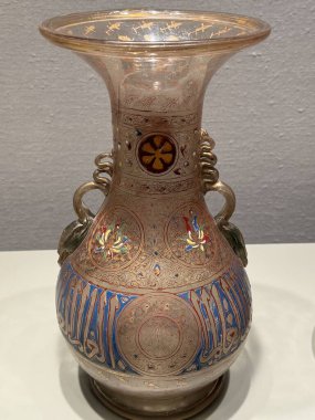 CORNING, New York - 31 Ağustos 2024 'te Corning, New York' taki Cam Müzesi 'nde 31: 35 Yüzyıllık Cam Sergisi.