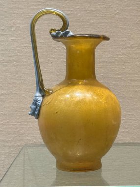 CORNING, New York - 31 Ağustos 2024 'te Corning, New York' taki Cam Müzesi 'nde 31: 35 Yüzyıllık Cam Sergisi.