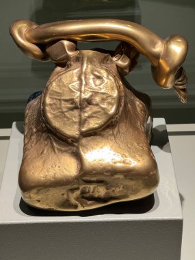 CORNING, New York - 31 Ağustos 2024 'te Corning, New York' taki Cam Müzesi 'nde 31: 35 Yüzyıllık Cam Sergisi.