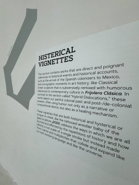 CORNING, NY - 31 AUG: Collidoscope - de la Torre Brothers RetroPerspective show Corning, New York 'taki Corning Cam Müzesinde, 31 Ağustos 2024' te görüldüğü gibi.