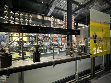 CORNING, NY - 31 AUG: Corning, New York 'taki Corning Cam Müzesi' nde sergi, 31 Ağustos 2024.4.