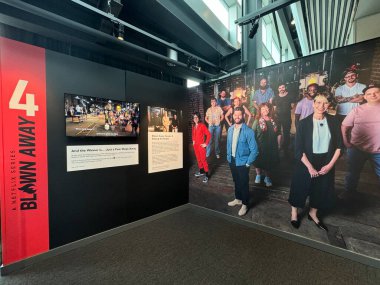 CORNING, NY - 31 AUG: Corning, New York 'taki Corning Cam Müzesi' nde sergi, 31 Ağustos 2024.