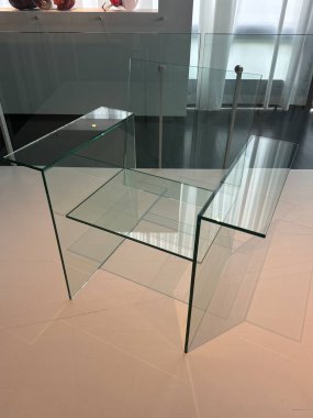 CORNING, New York - 31 AUG: Heineman Galerisi - Corning, New York 'taki Corning Cam Müzesi' nde Çağdaş Cam 1975-2000 sergisi, 31 Ağustos 2024.