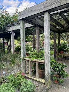 ITHACA, NY - 1. Sezon 1. Bölüm: Cornell Botanik Bahçeleri, Ithaca, New York, 1..