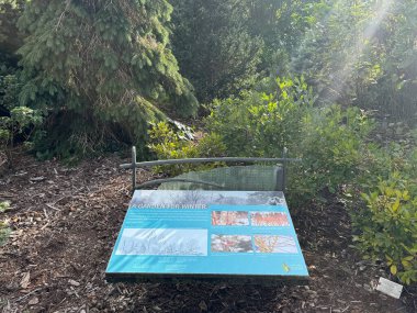 ITHACA, NY - 1. Sezon 1. Bölüm: Cornell Botanik Bahçeleri, Ithaca, New York, 1..