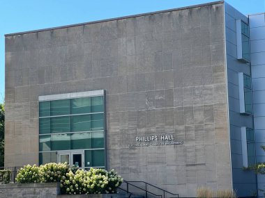 ITHACA, NY - SEP 1: Phillips Hall - New York, Ithaca 'daki Cornell Üniversitesi kampüsündeki Elektrik ve Bilgisayar Mühendisliği binası.