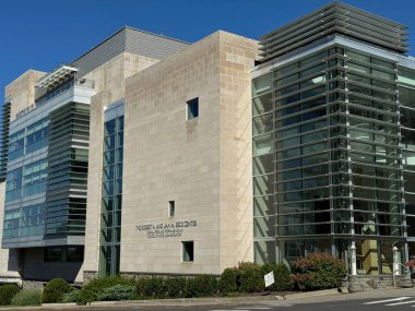 ITHACA, NY - SEP 1: The Robert A. ve Ian M. Beck Center (Cornell Peter ve Stephanie Nolan Otel Yönetimi Okulu), Ithaca, New York 'taki Cornell Üniversitesi kampüsünde, 1..