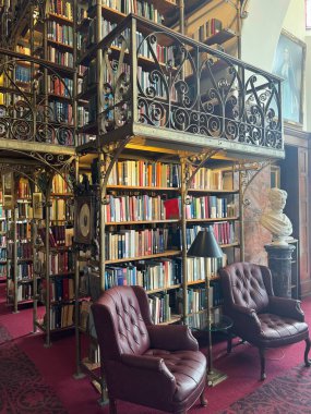 ITHACA, NY - İ.S. 1: MS: New York 'taki Cornell Üniversitesi kampüsündeki Uris Kütüphanesi' ndeki Beyaz Kütüphane, 1..