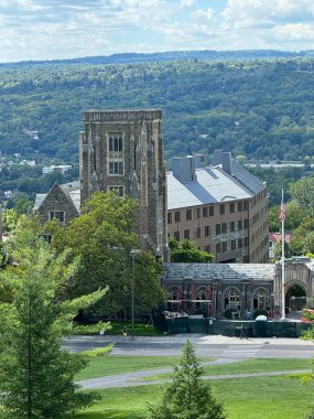 ITHACA, NY - 1. SEP: Ithaca, New York 'taki Cornell Üniversitesi kampüsünün 1..