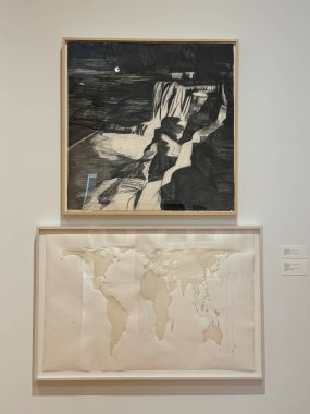 ITHACA, NY - 1. SEP: 1. Sezon 1. Bölüm 'de görüldüğü üzere New York, Ithaca' daki Herbert F. Johnson Sanat Müzesinde sergi.