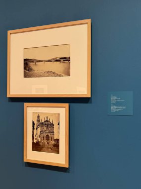 ITHACA, NY - 1. SEP: 1. Sezon 1. Bölüm 'de görüldüğü üzere New York, Ithaca' daki Herbert F. Johnson Sanat Müzesinde sergi.