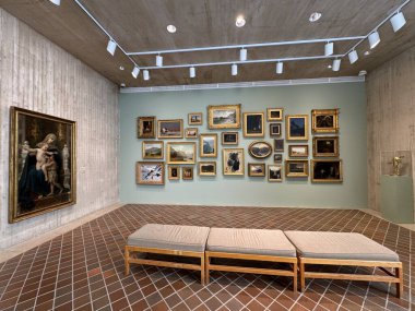 ITHACA, NY - 1. SEP: 1. Sezon 1. Bölüm 'de görüldüğü üzere New York, Ithaca' daki Herbert F. Johnson Sanat Müzesinde sergi.