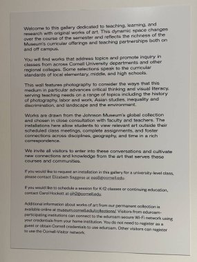 ITHACA, NY - 1. SEP: 1. Sezon 1. Bölüm 'de görüldüğü üzere New York, Ithaca' daki Herbert F. Johnson Sanat Müzesinde sergi.