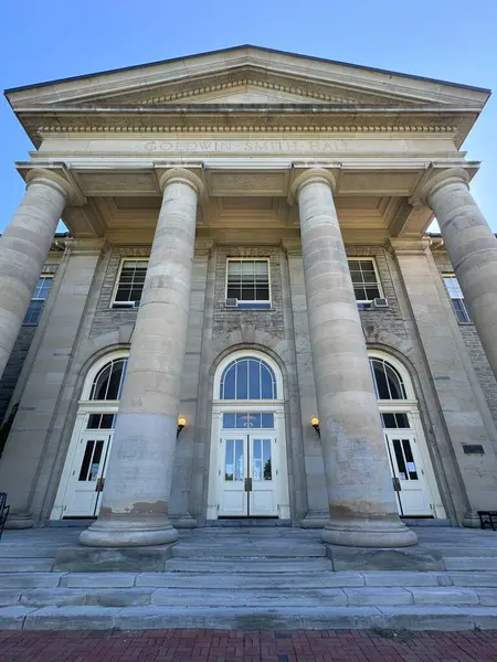 ITHACA, NY - 1. SEP: Goldwin Smith Hall - New York 'taki Cornell Üniversitesi kampüsünde 1..