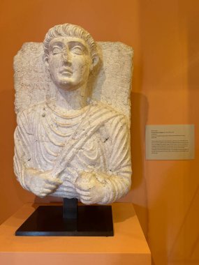 ITHACA, NY - 1. SEP: 1. Sezon 1. Bölüm 'de görüldüğü üzere New York, Ithaca' daki Herbert F. Johnson Sanat Müzesinde sergi.